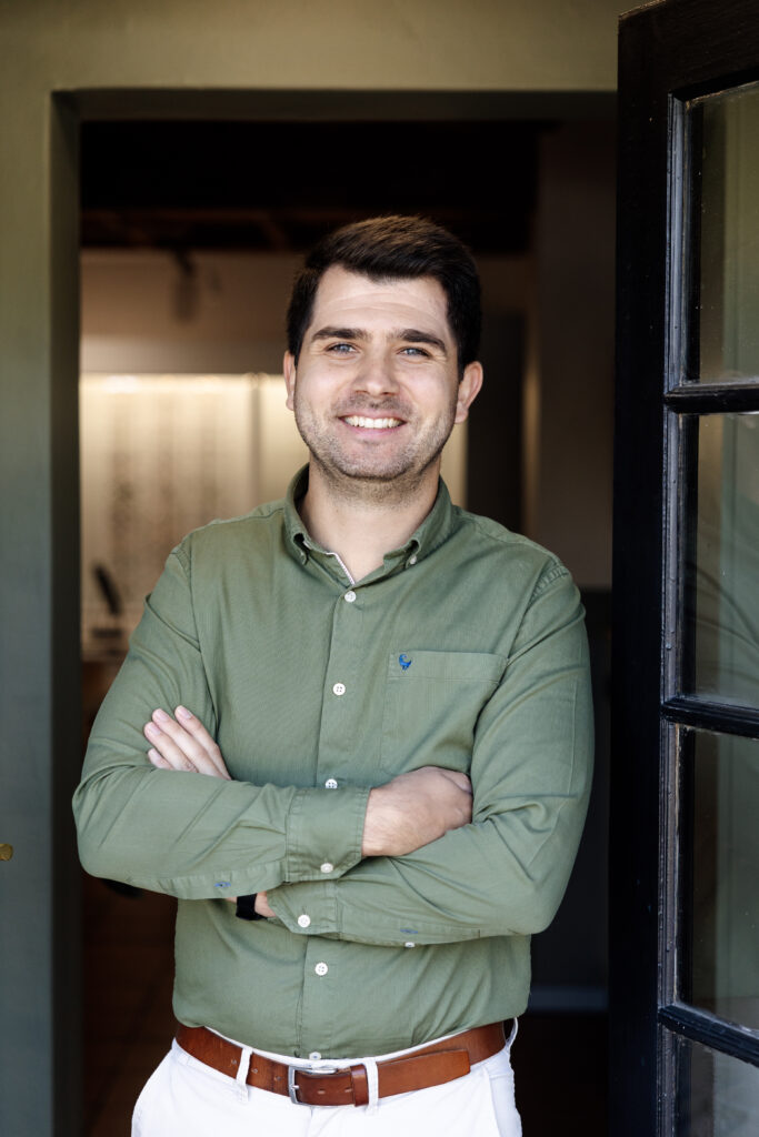 VIVIDBLUE-ColinvanWyk-Portrait4-0001